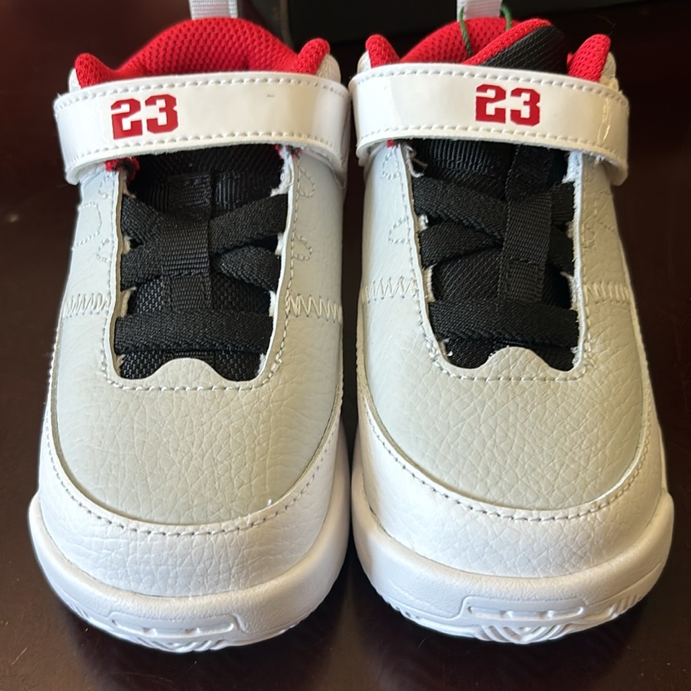 Jordan Max Aura 3 toddler sneakers size 7c